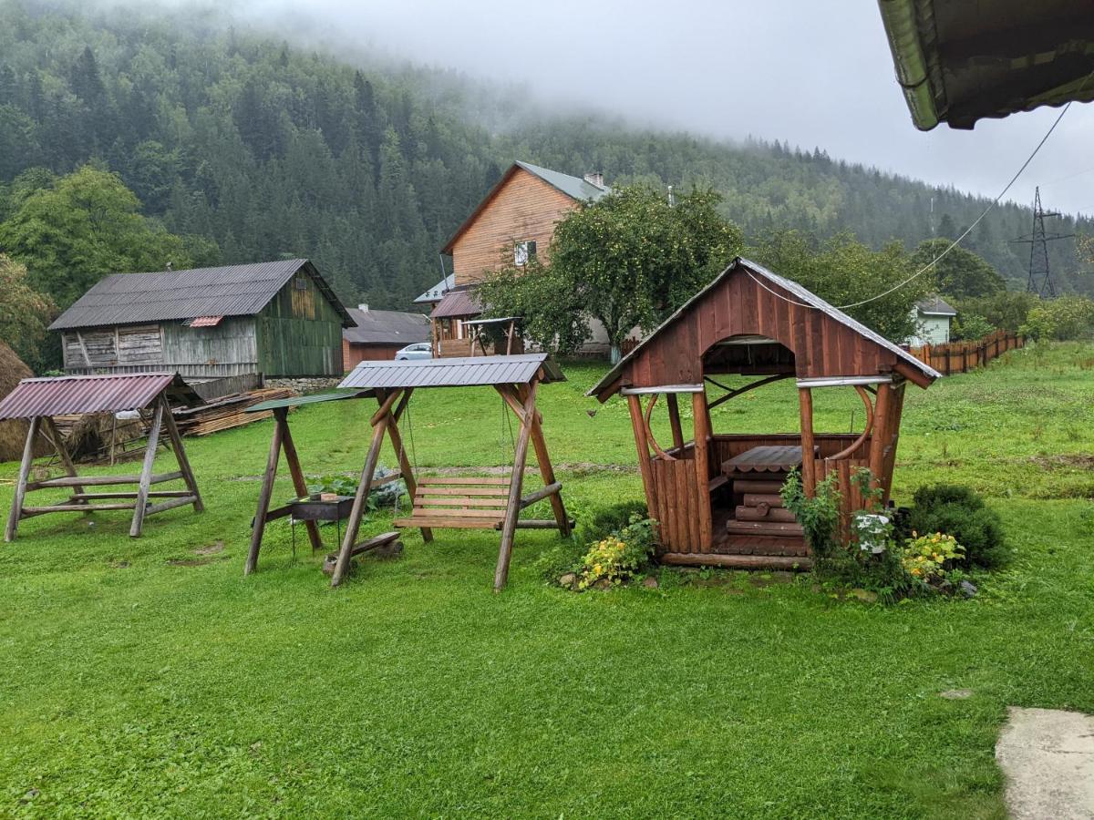 Na Hutori Hotel Tatariv Kültér fotó