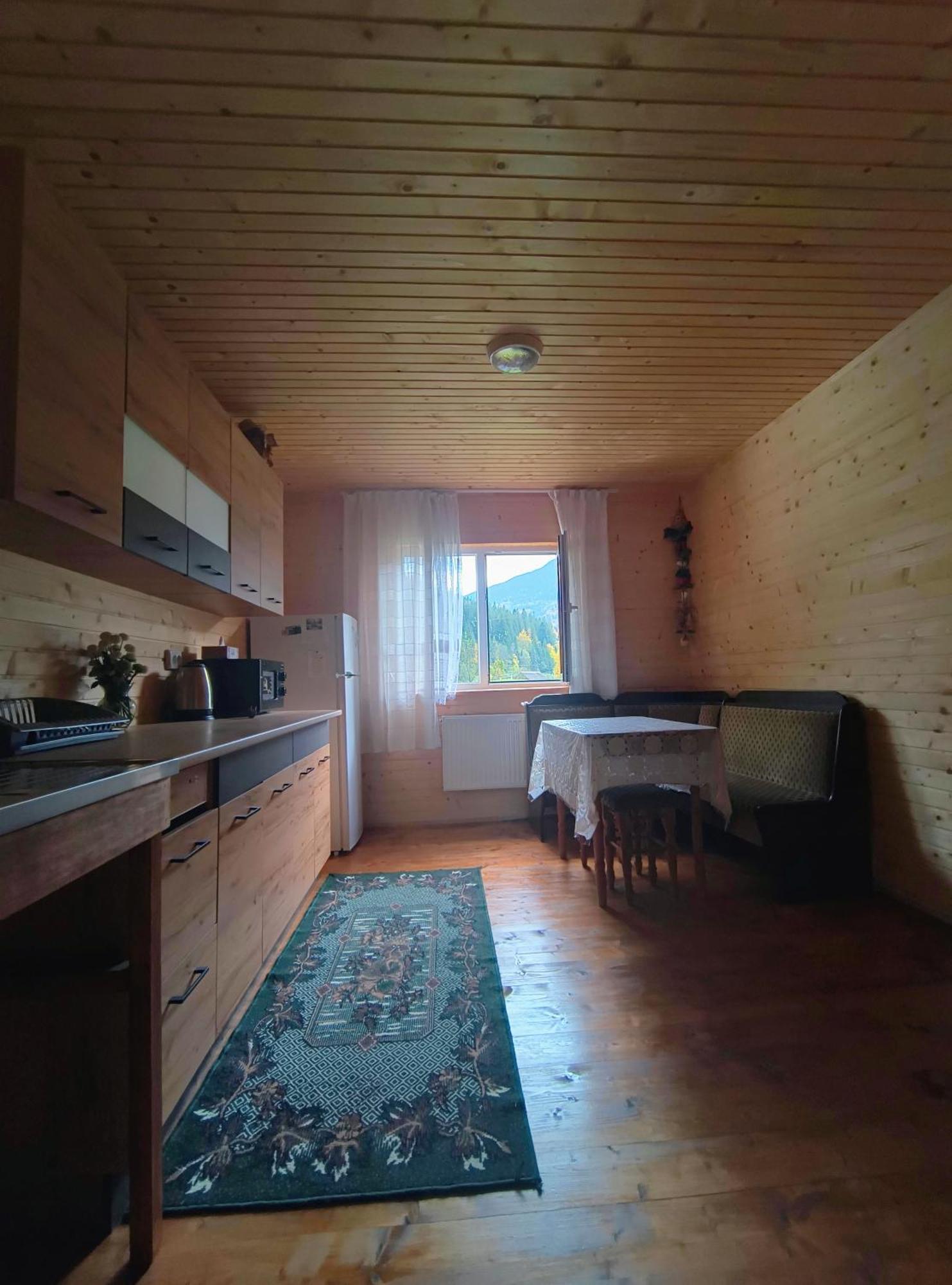 Na Hutori Hotel Tatariv Kültér fotó